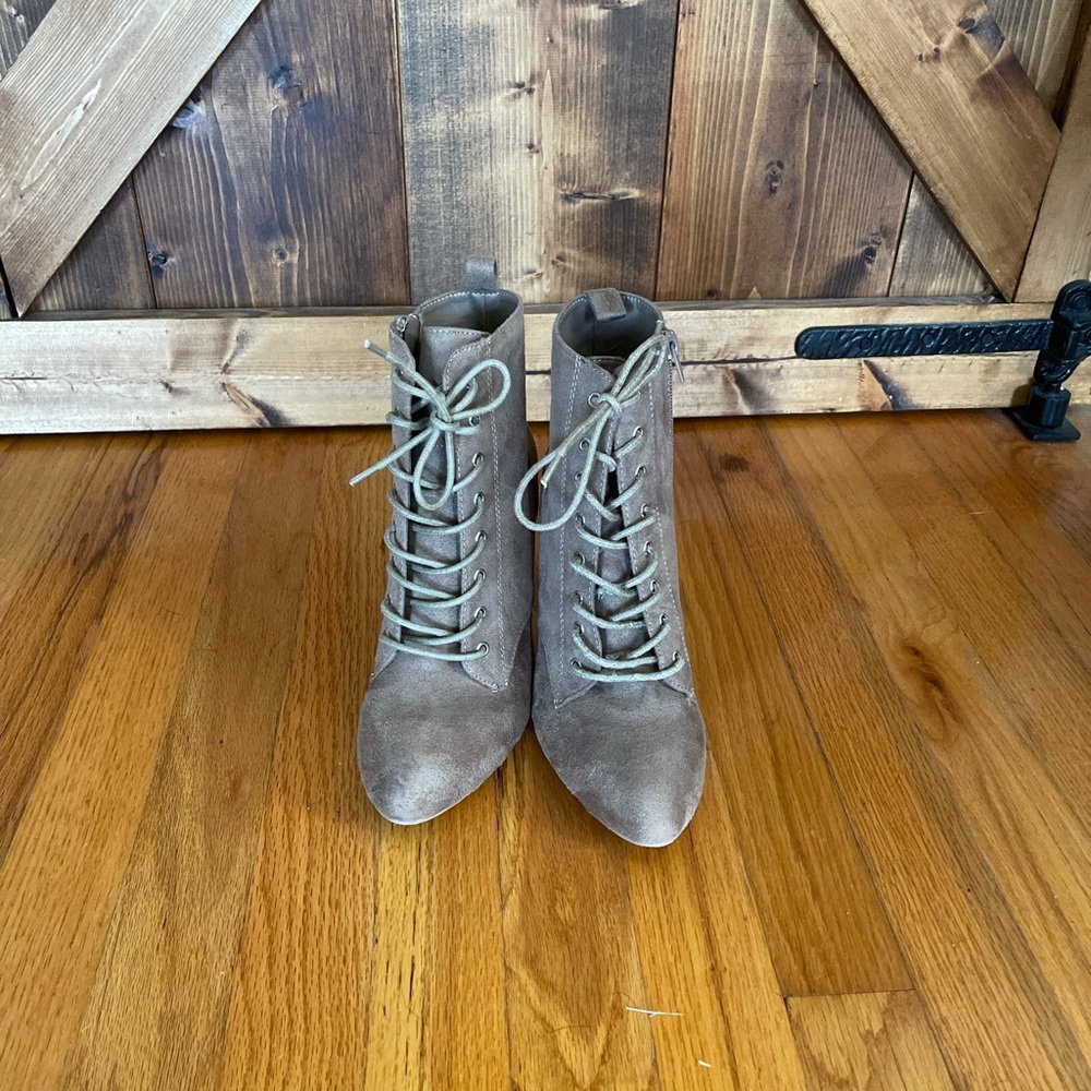 *NWT* Forever21 Boots